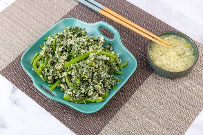 蒸茼蒿。图库版权图片，转载使用可能引发版权纠纷