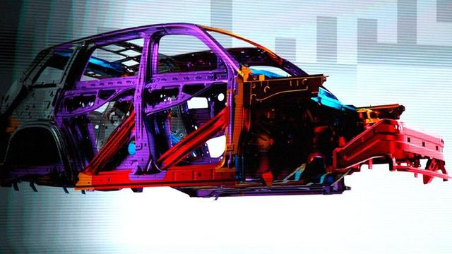 　　被动安全方面，配备9个气囊，其中，头部气囊起爆后，可保持6秒，以减少二次碰撞带来的伤害。