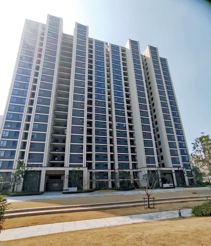 准备改造成高校宿舍的武汉城建·水岸5号楼。