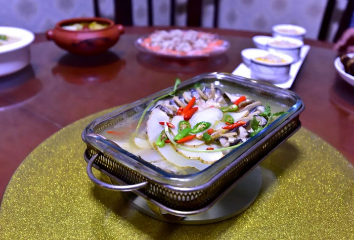 天麻炖鸡 昭通市委宣传部 供图