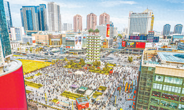 繁华的二七塔商圈