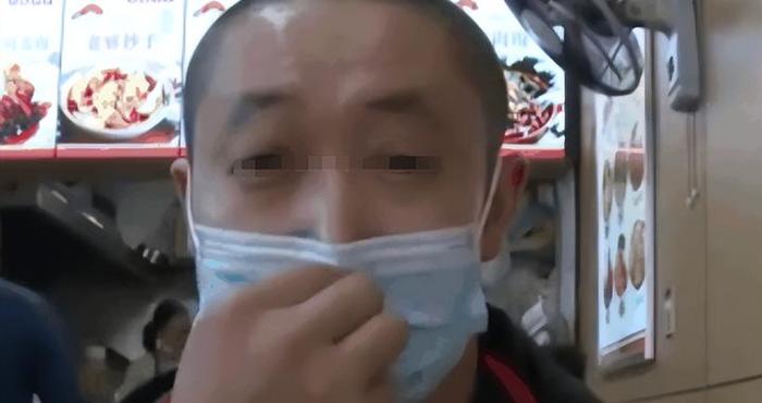 故事：小镇餐馆3年给环卫免费提供休息,女儿结婚关3天,遭索赔被骂