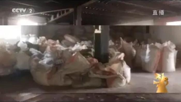 带大家直观感受下一些卫生巾、一次性内裤、纸尿裤的生产环境