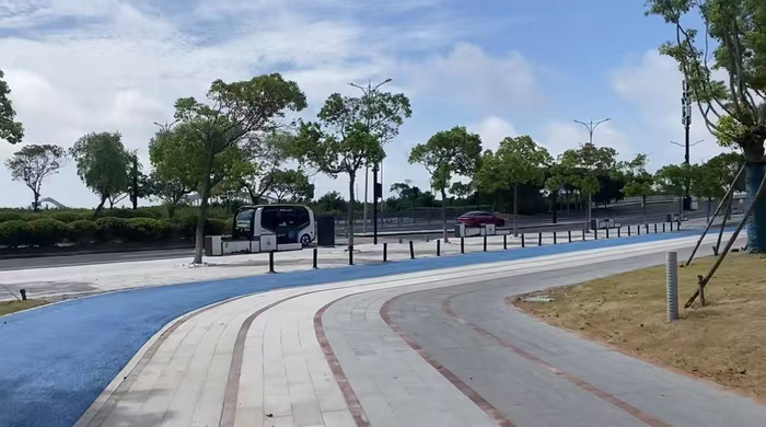 上海临港自动驾驶测试厂，正在进行自动驾驶车辆路测。受访者供图