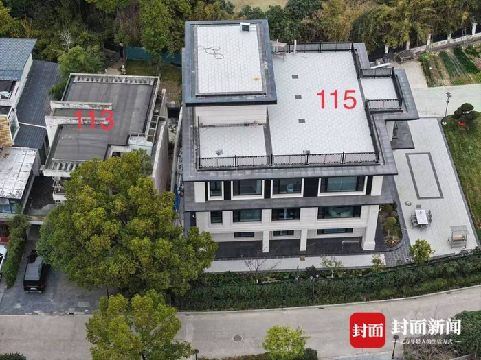 被确定为违建的115号楼（受访者供图）