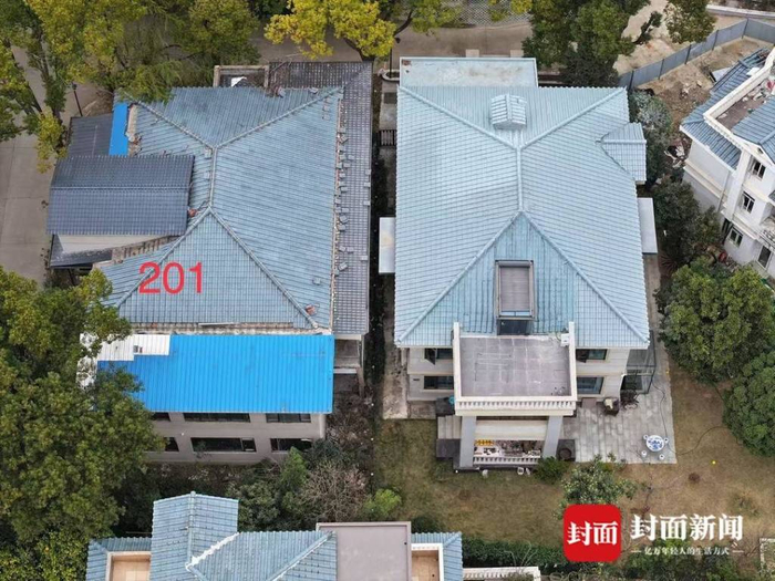 违建楼栋与其他楼栋对比（受访者供图）
