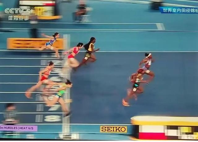 ▲吴艳妮预赛创造个人最好成绩 央视直播截图