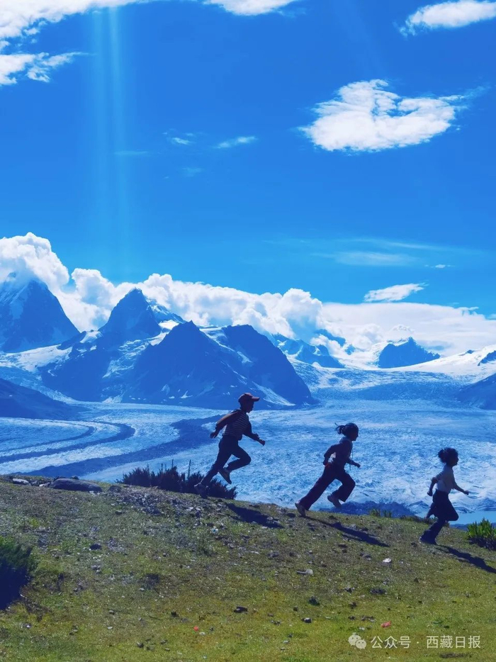 图为雅砻冰川。记者 平措次仁 摄