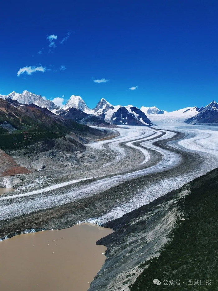 图为雅砻冰川。记者 平措次仁 摄