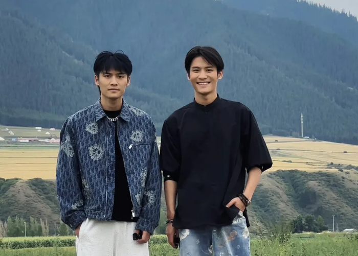 ▲网红主播“疯狂小杨哥”兄弟二人。图/“疯狂小杨哥”微博截图