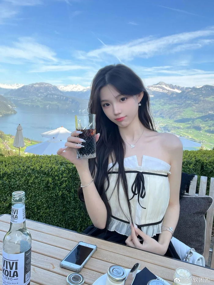 抖音最贵电母!现在最火,没有之一!|直播|日记|美女|女主播|主播_新浪新闻