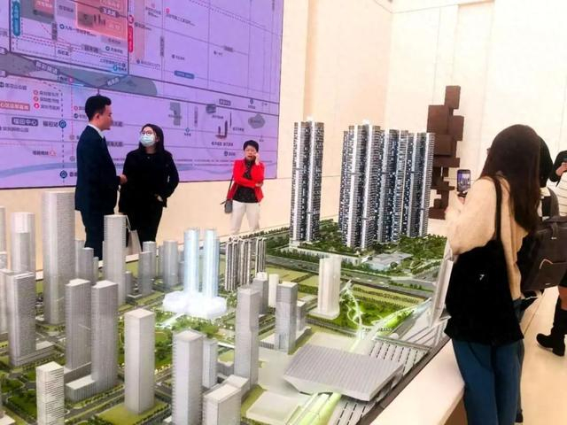 （深圳龙华新房营销中心 吴家明/摄）