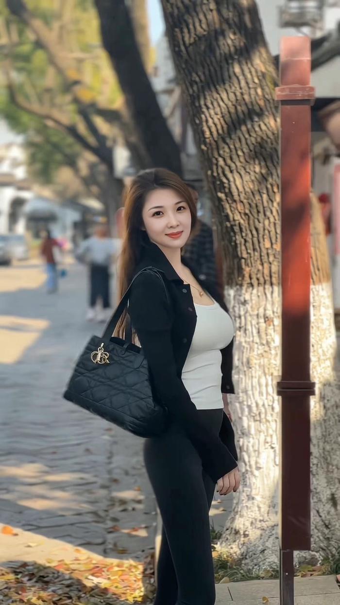 女性最佳生育年龄揭晓：25岁左右最适宜，35岁后风险显著增加