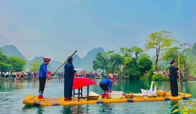 ▲鹅泉景区的祭泉仪式（资料图）。图源：靖西文旅微信公众号