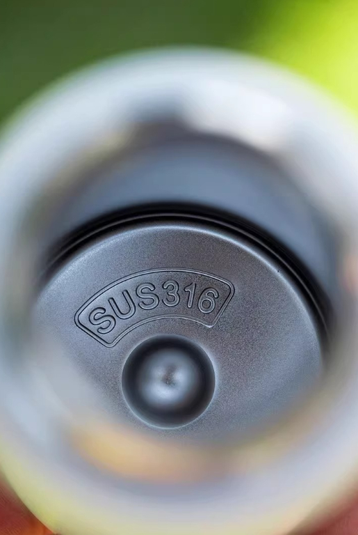 这款保温杯一共有2款容量可选：200ml款装浓缩咖啡，通勤一族刚刚够；周末外出亲子徒步，可以选择480ml大容量。折后价168元~