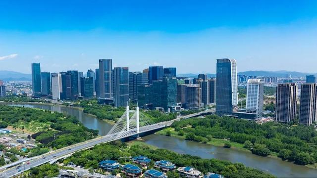 航拍的浙江义乌城市风光。视觉中国 资料图