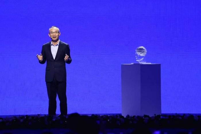 2025中关村论坛年会重大成果专场新闻发布会上，罗敏敏介绍“北脑一号”智能脑机系统成果。新京报记者 浦峰 摄