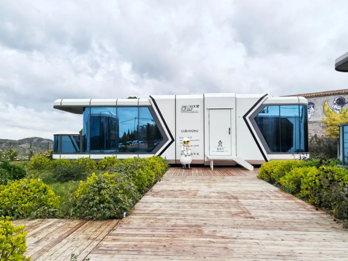 我省永和县一处太空舱民宿科技感十足