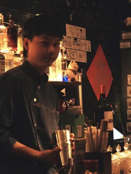 酒吧老板一般在哪(酒吧老板一般都在店里吗)