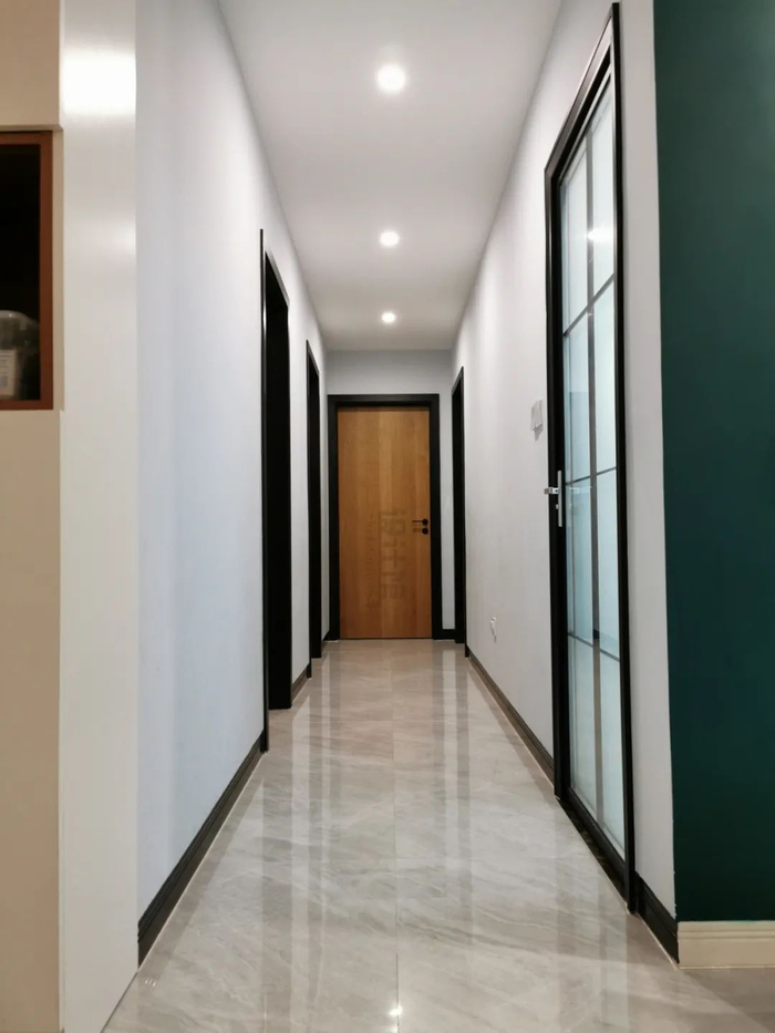 门与门套线，颜色不同，可以吗？