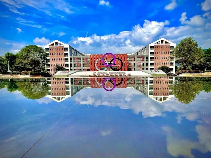 来源：开屏新闻记者 颜瀛，云南师范大学实验中学供图