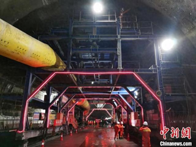 图为隧道施工现场。 中国铁路武汉局集团有限公司供图