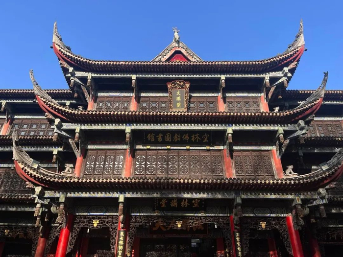 （图片来源：艾媒网摄于成都文殊院）