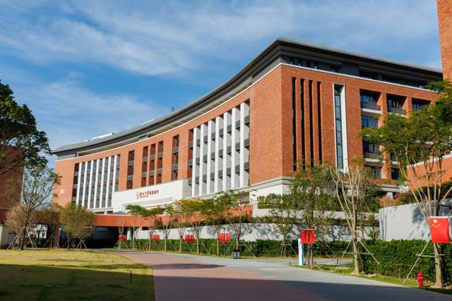 深圳高级中学高中部_ 深圳中学高中园教师招聘材料清单 _