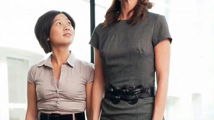 女孩身高非常重要， 在中高端诊所工作，发现高收入父母非常在意子女的身高