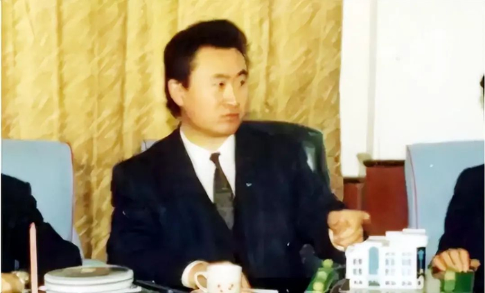 ▲青年时期的王健林