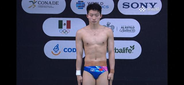 王宗源在比赛中。直播截图