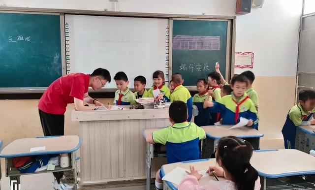 山区支教，收获心灵的感动