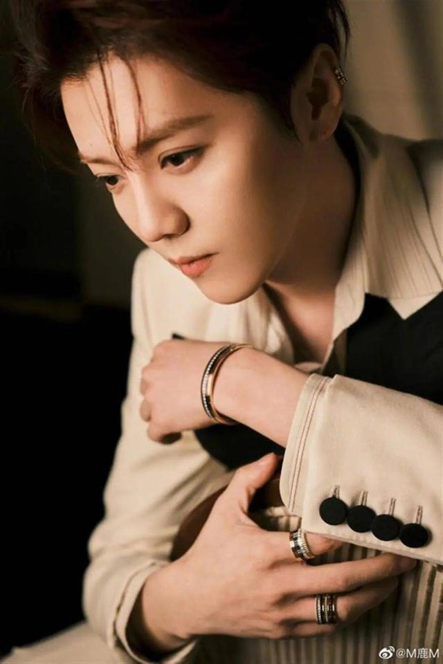 图源鹿晗个人微博