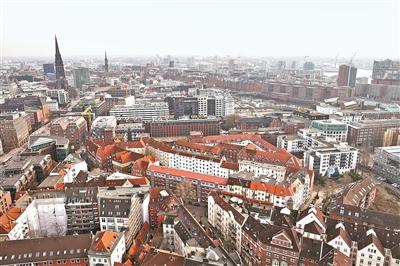 德国汉堡市城区俯瞰。本报记者 刘仲华摄