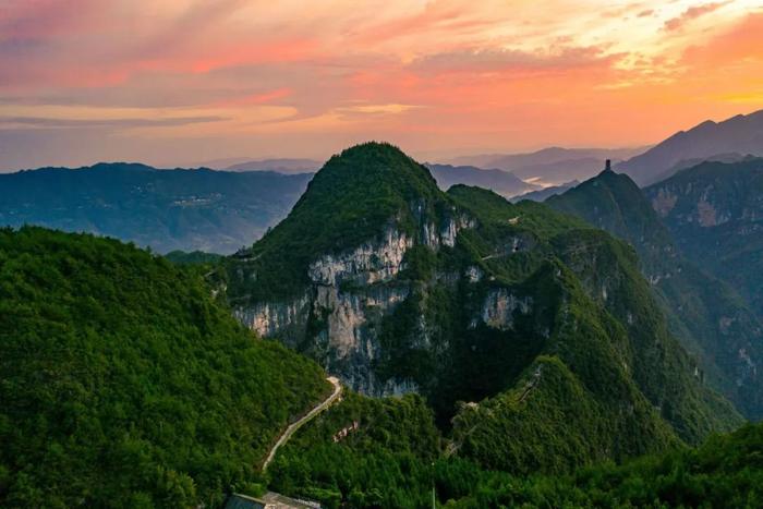 云阳龙缸天坑岩溶地貌地质遗迹