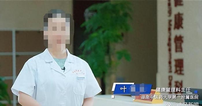 6000万科室资金去向成谜？三甲医院主任被下属实名举报，院方称已停职