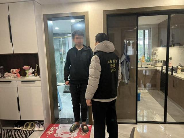 假冒知名品牌碳刷人员被抓。上海市公安局供图