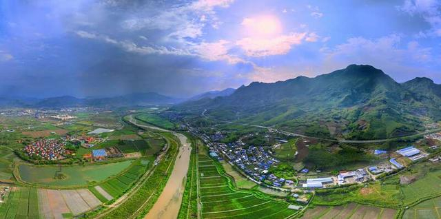 孟定镇全景。主办方供图