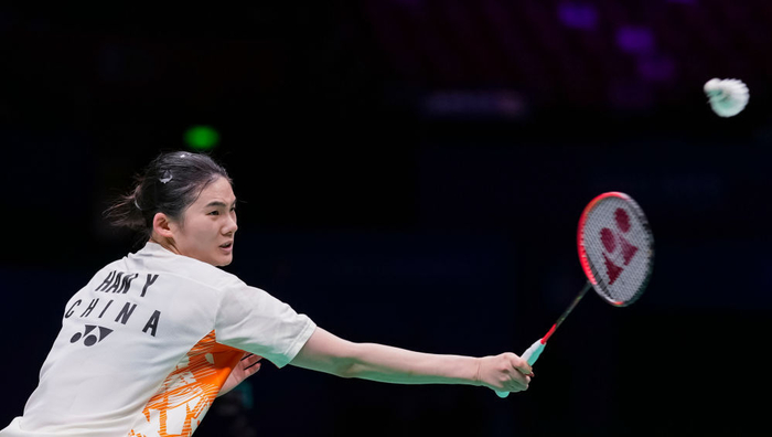 4月12日，韩悦在比赛中回球。新华社记者 孙非 摄