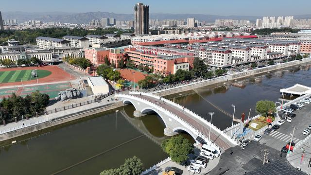 滨河路片区。（资料图）