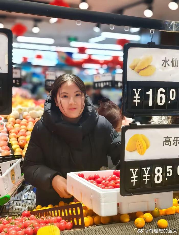 用一句话来形容庞众望的女朋友，感觉散发着母性光辉