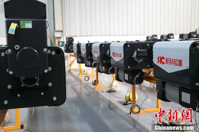 图为轻量化起重产品。李海珠 摄