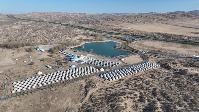 4月16日，巴林右旗分赛场已进入关键施工阶段。白英夫 摄