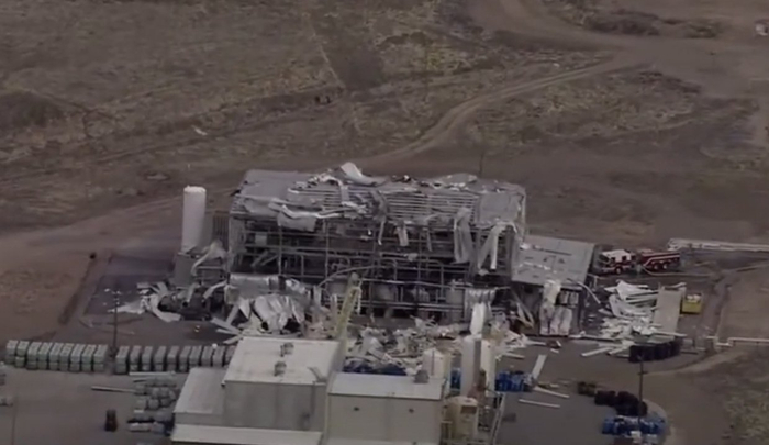 现场画面拍摄到的建筑残骸。&nbsp;视频截图