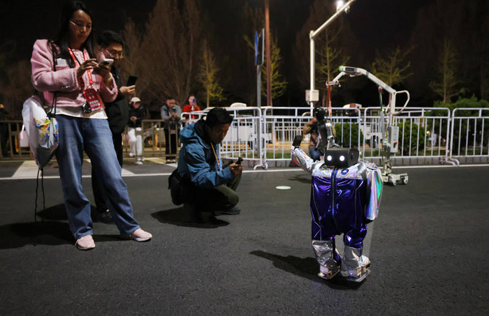 “小巨人”机器人。新京报记者 李木易 摄