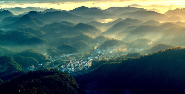 宜昌市远安县的一座村庄。 视觉中国 图