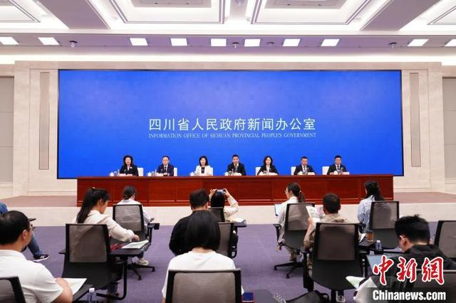 4月22日，四川成都，“万千气象看四川·县域经济高质量发展”系列主题新闻发布会蒲江专场。蒲江县委宣传部供图