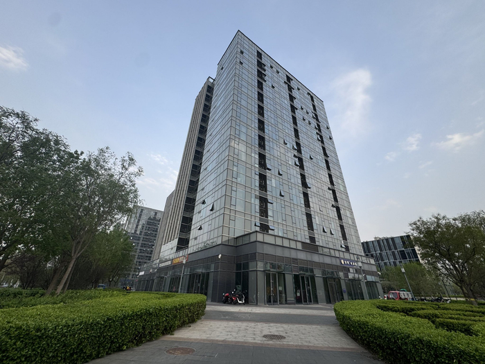 慈扬藏身的公寓楼，他在这里藏匿了一年多。新京报记者 乔迟 摄 