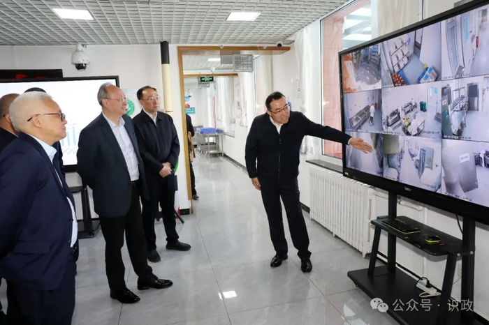 了解玉渊潭中学校园餐安全管理情况