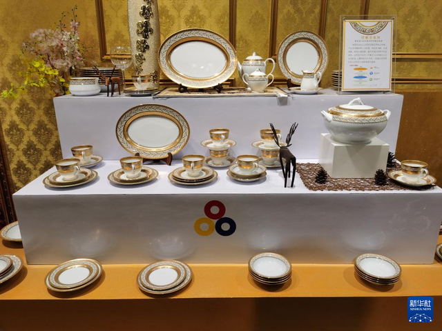 这是广西三环企业集团股份有限公司出口迪拜的陶瓷产品（2022年10月15日摄）。新华社记者 黄庆刚 摄